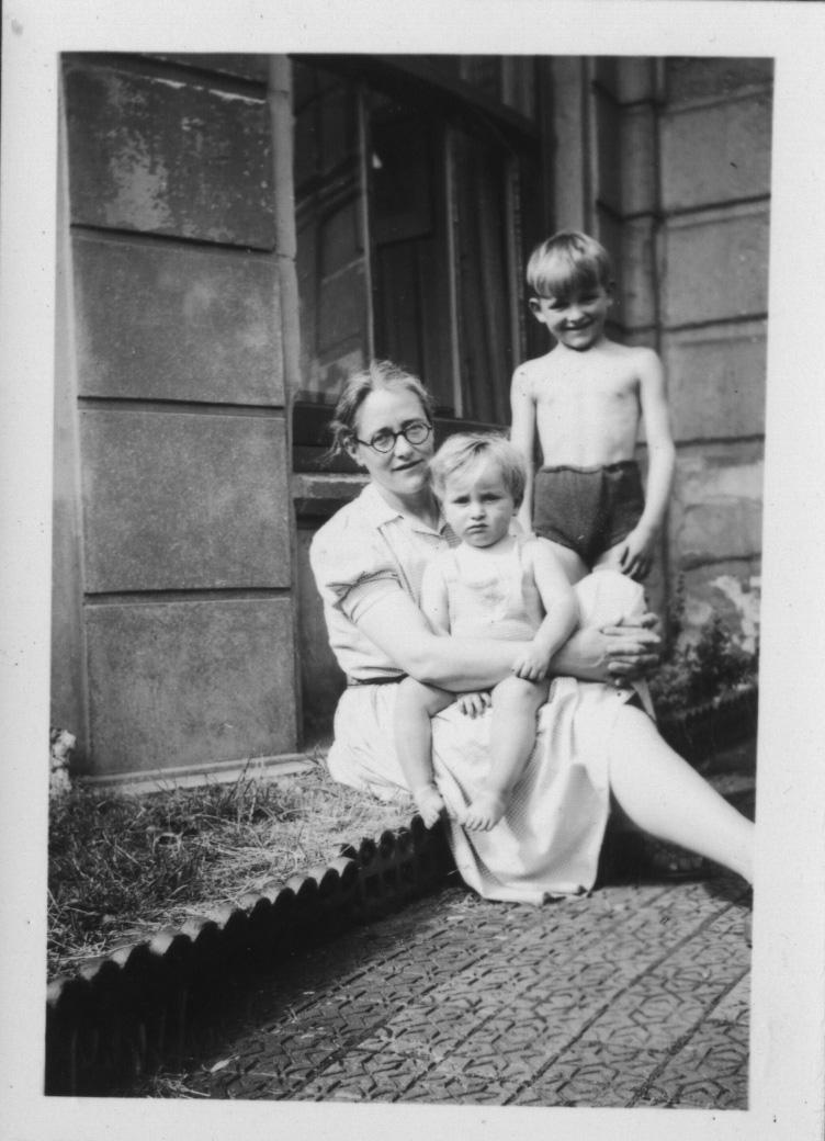 Family photograph associated with Margaret Hinton