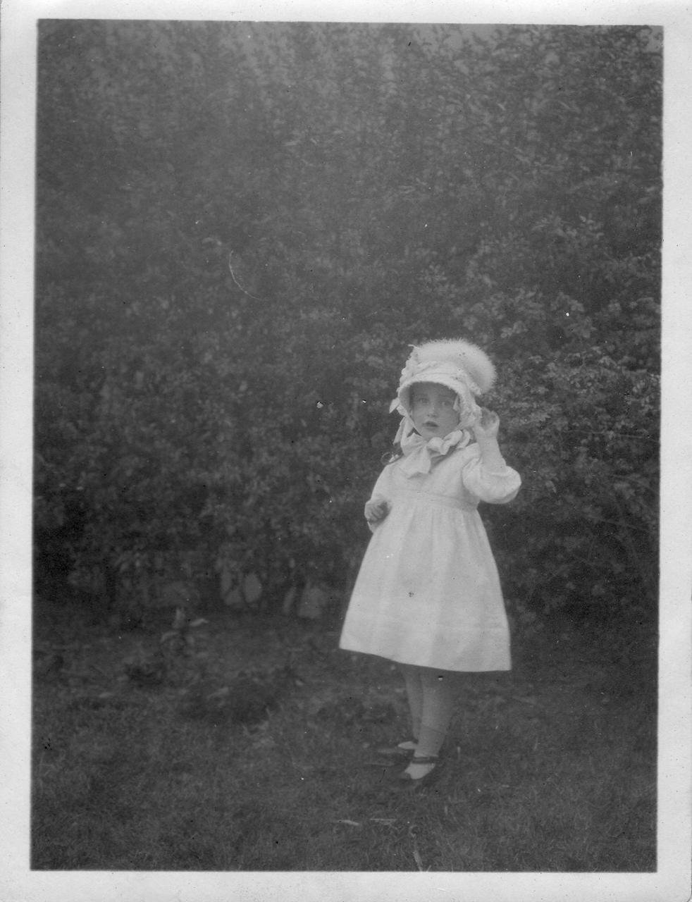 Early family photograph associated with Margaret Hinton